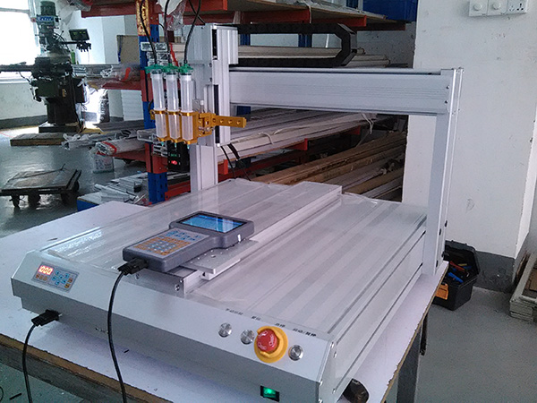 三頭自動(dòng)點(diǎn)膠機(jī),全自動(dòng)點(diǎn)膠機(jī)設(shè)備廠家,自動(dòng)打膠設(shè)備